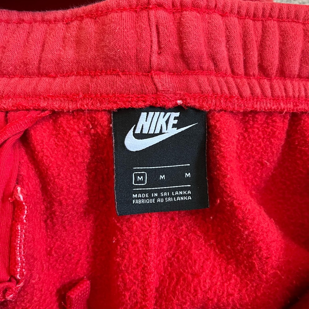 Men’s Nike sweatpants: medium